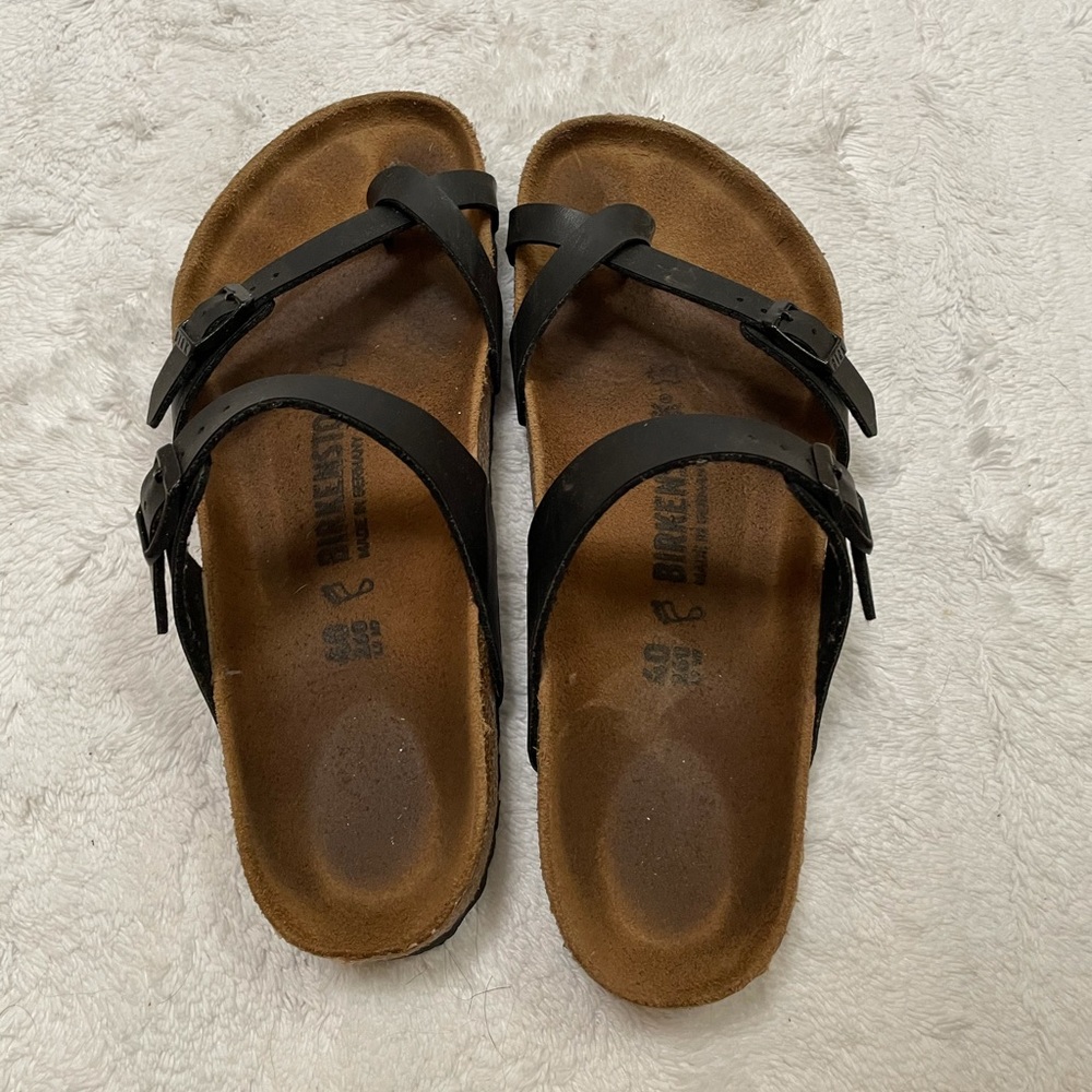Black Birkenstock’s